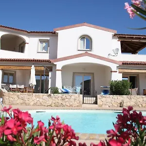 Ferienhaus Mediterranean Sea Shell Pool House, Budoni